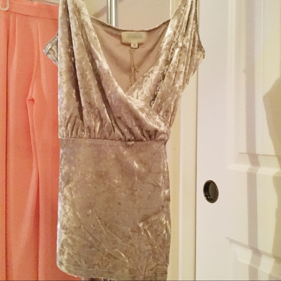 1 LEFT‼️ Velvet Wrap Cami - Picture 5 of 5
